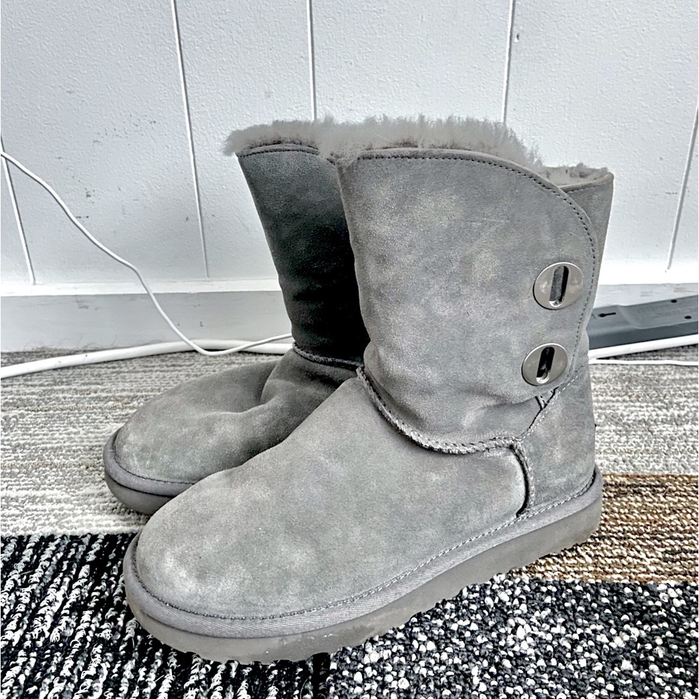Ugg above ankle short fur boots